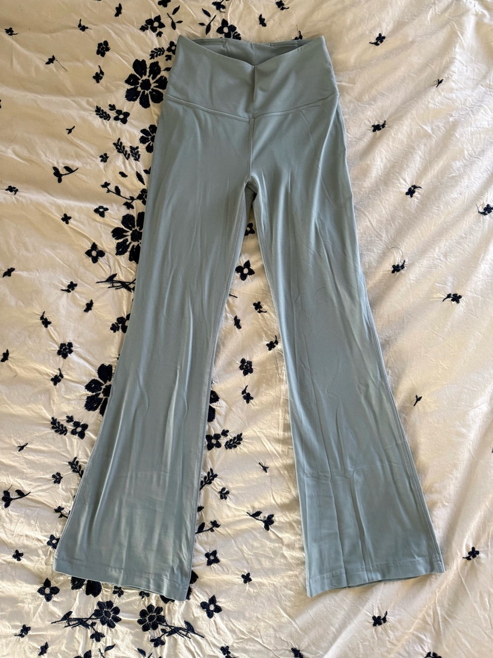 Lululemon Super High Rise Flare Leggings Size 6 Short Length